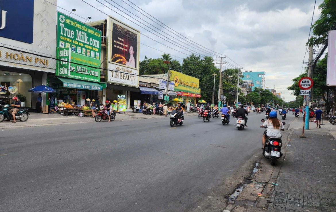 Mặt tiền Đường Nguyễn Trãi