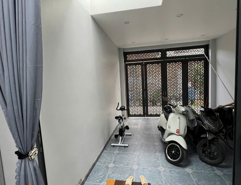 bán nhà gần chợ Dĩ An