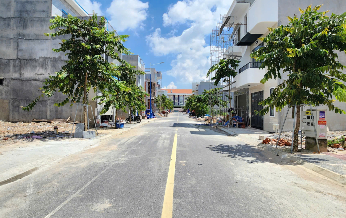 đất chính chủ đông hoà