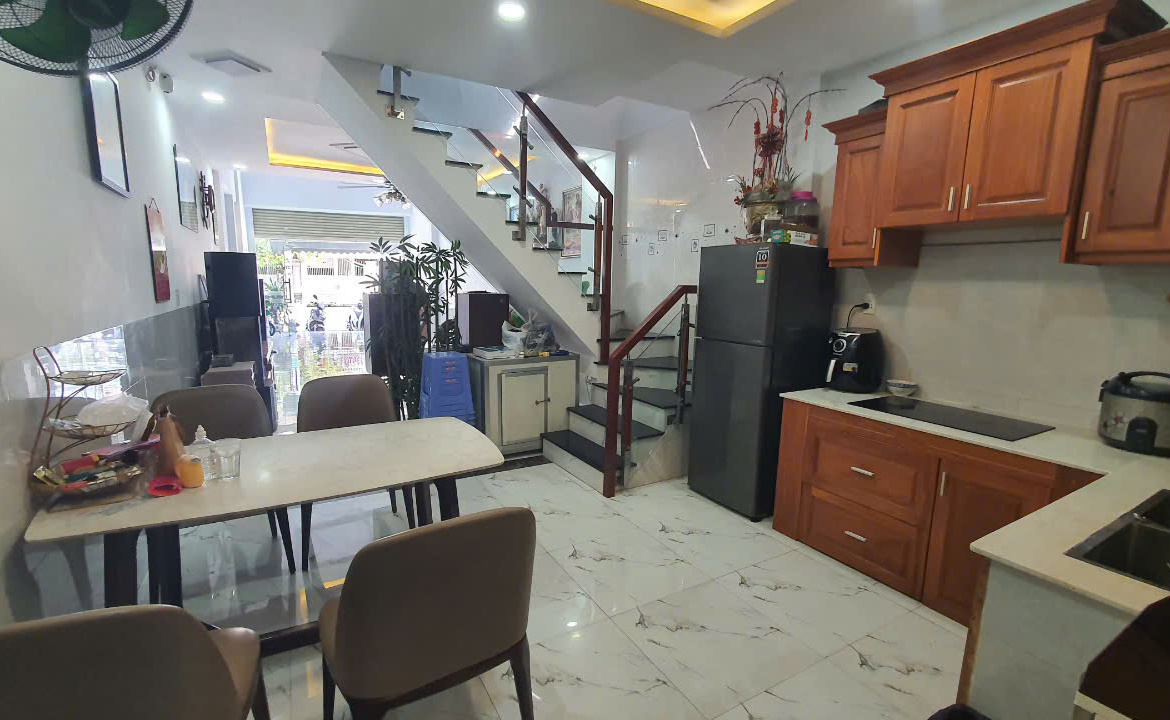 mt trần hưng đạo dĩ an