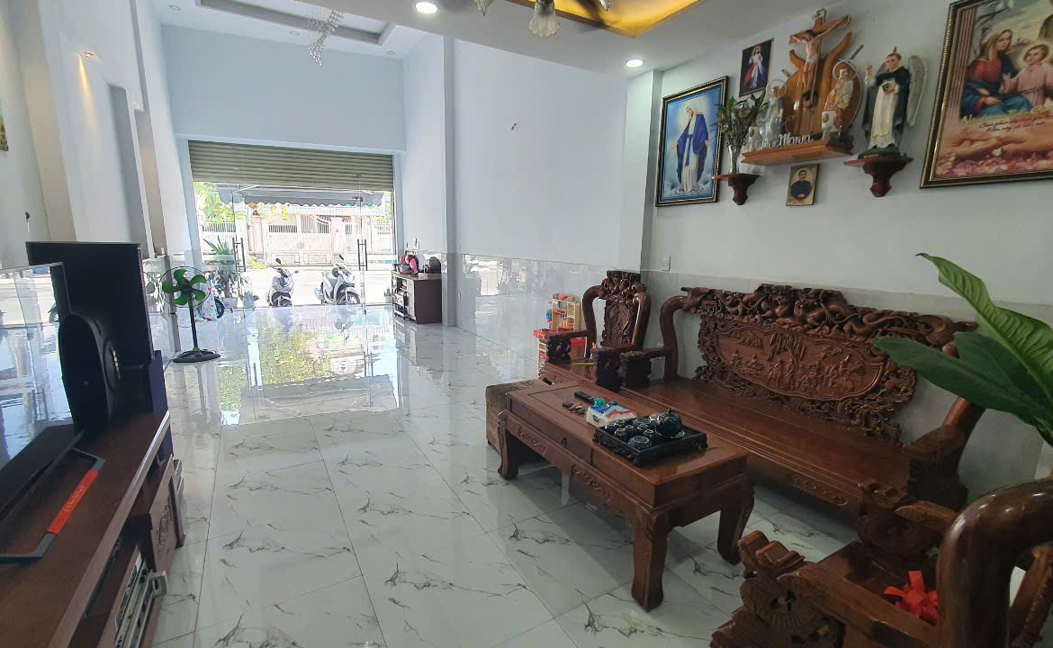 mt trần hưng đạo dĩ an