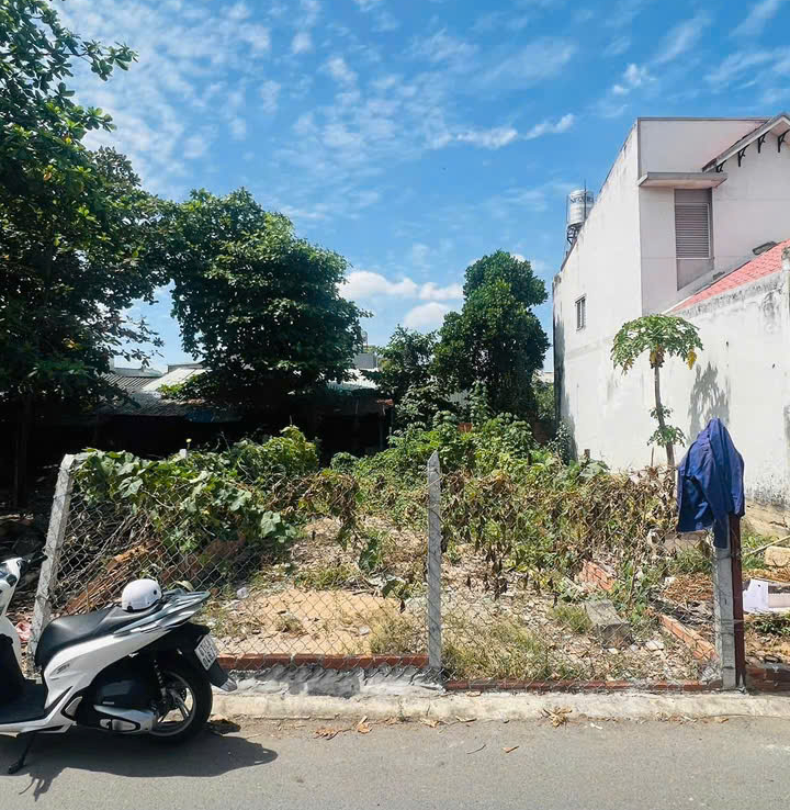 đất gần Big C Dĩ An