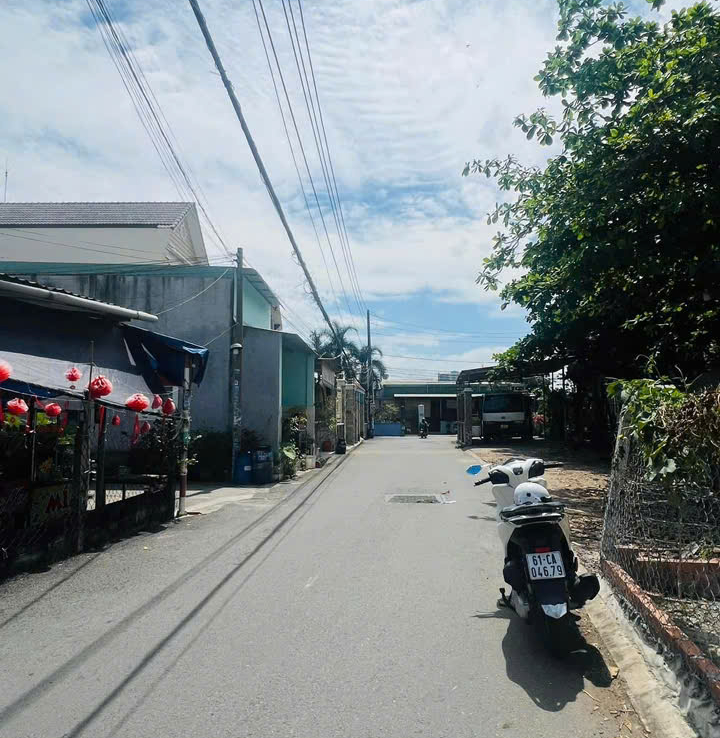 đất gần Big C Dĩ An