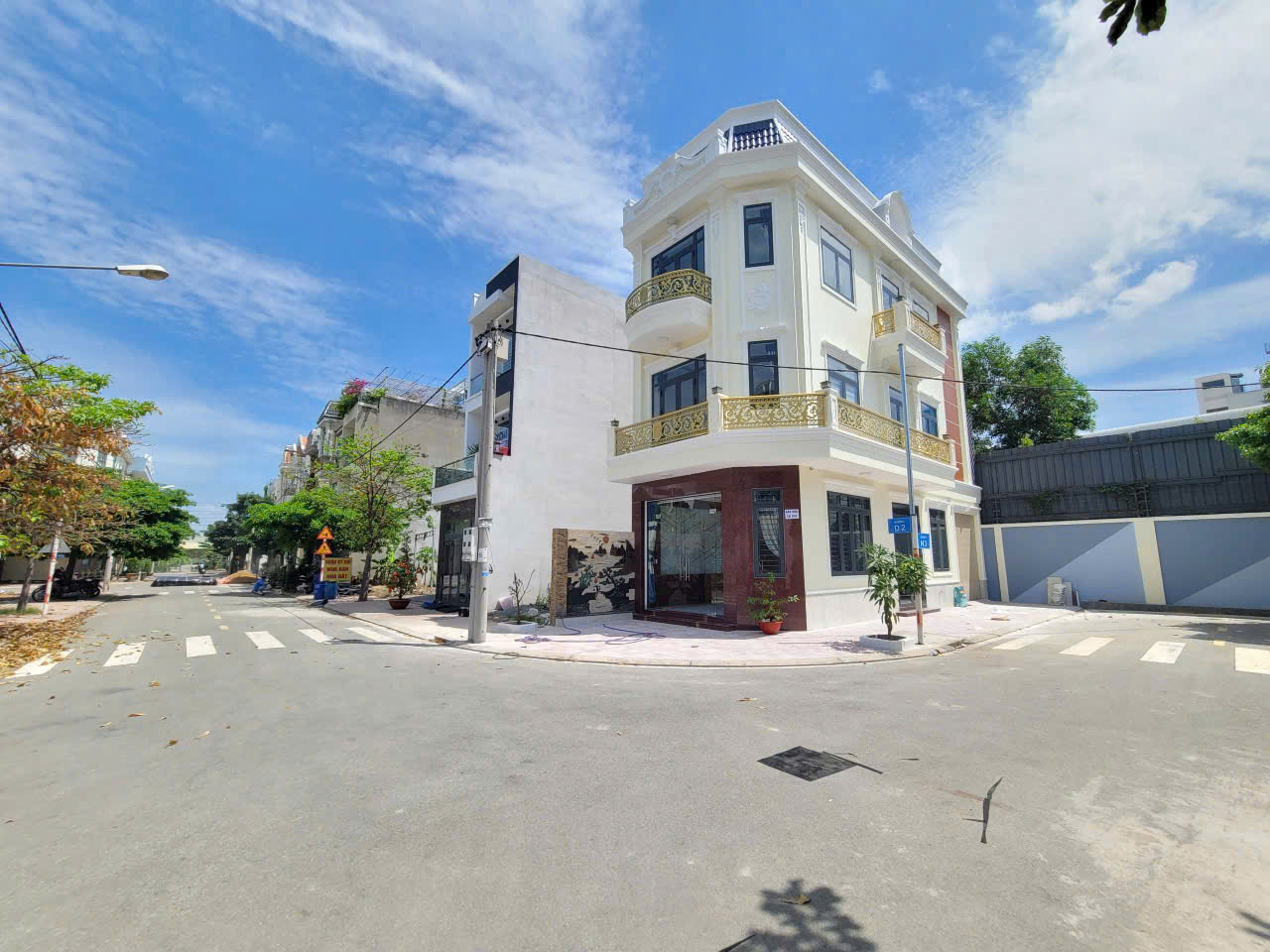 nhà kdc Lê Phong Dĩ an