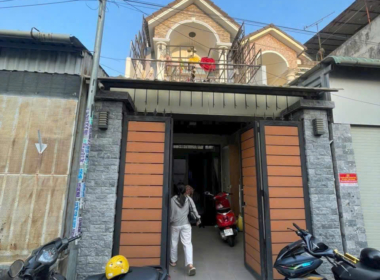 Bán nhà gần chợ dĩ an