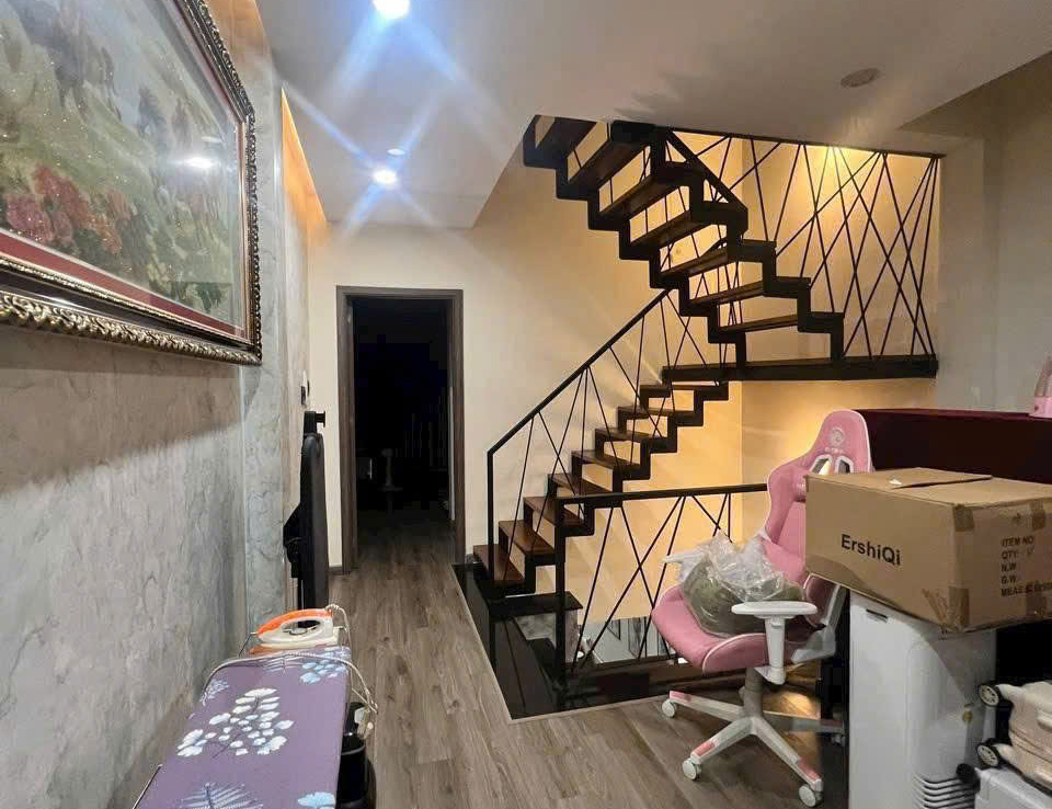 Bán nhà gần chợ dĩ an