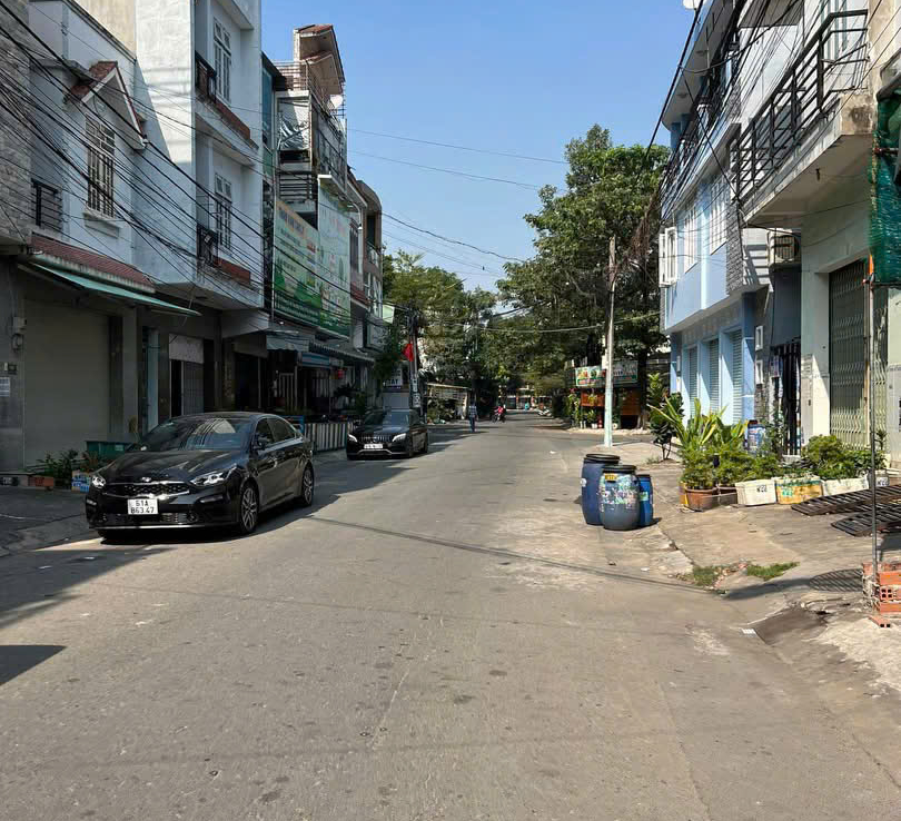 bán nhà căn hộ dịch vụ