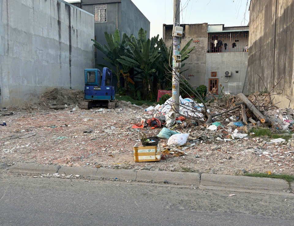 đất gần vincom dĩ an