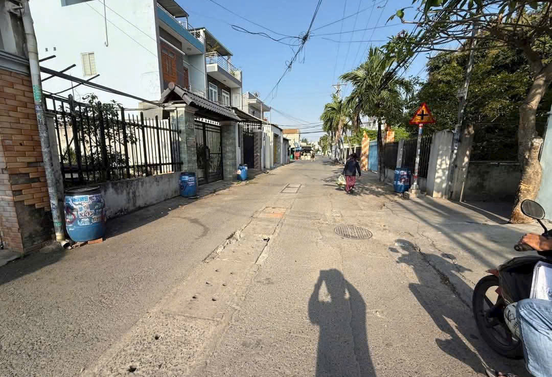 đất nguyễn văn trỗi Dĩ An