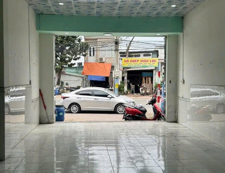 mặt tiền bùi thị xuân