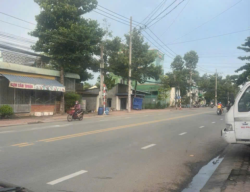 mặt tiền bùi thị xuân