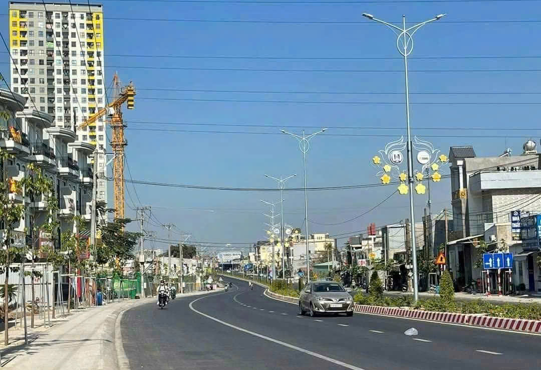 mặt tiền ql1k dĩ an