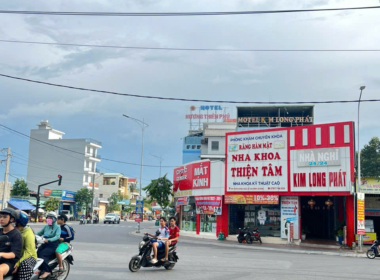 mặt tiền trần hưng đạo