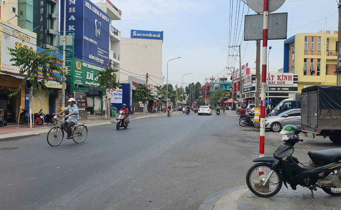 mặt tiền trần hưng đạo dĩ an