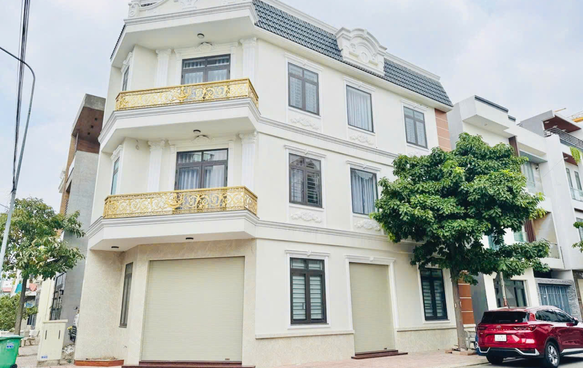 nhà 2 mặt tiền dĩ an