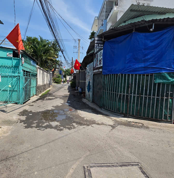 nhà 2 mặt tiền dĩ an