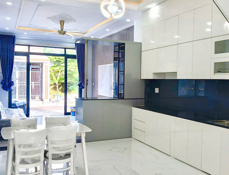 nhà bán tân hạnh