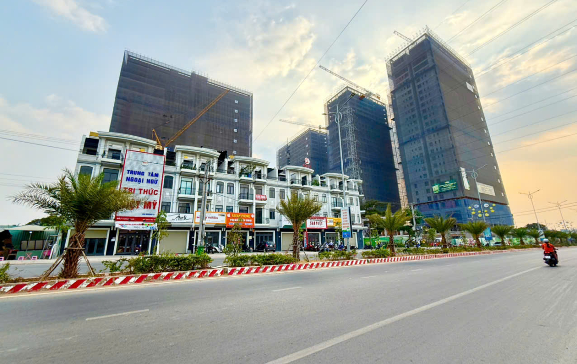 nhà mặt tiền đường thống nhất