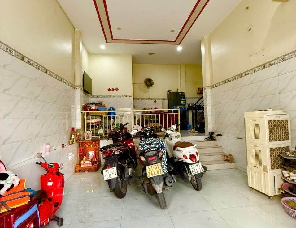 nhà mặt tiền đường thống nhất