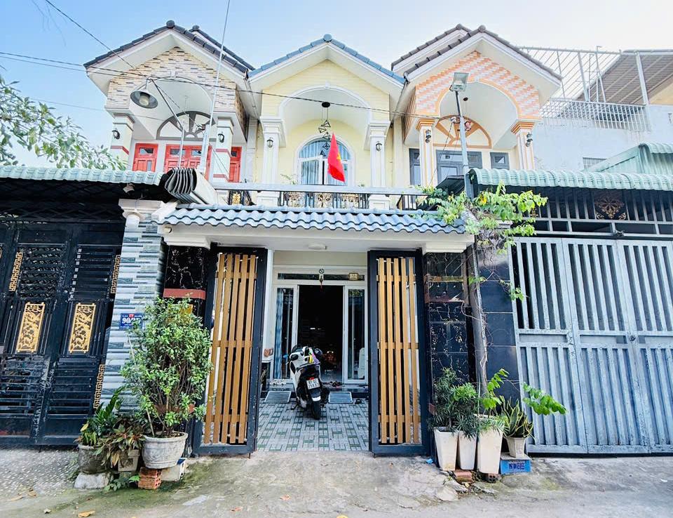 nhà mặt tiền tân đông hiệp