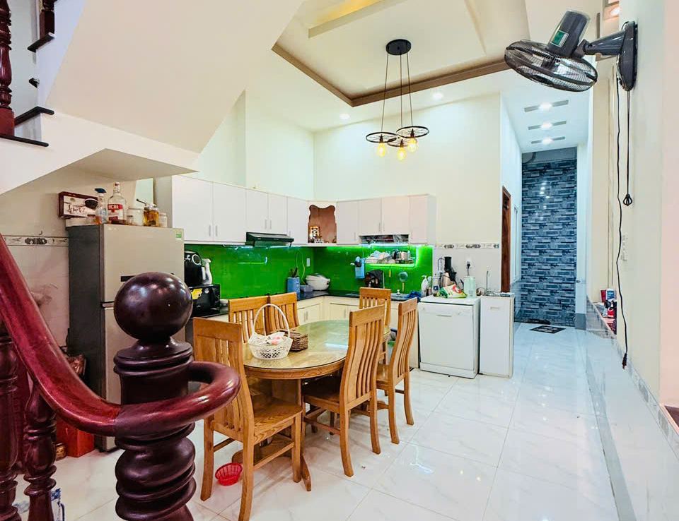 nhà mặt tiền tân đông hiệp