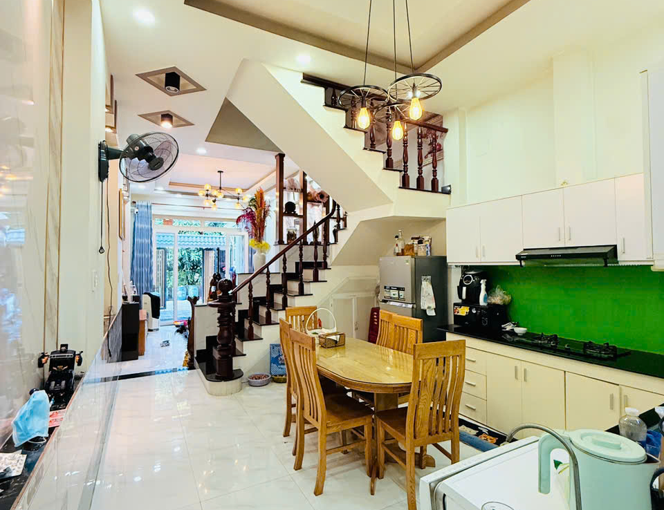 nhà mặt tiền tân đông hiệp