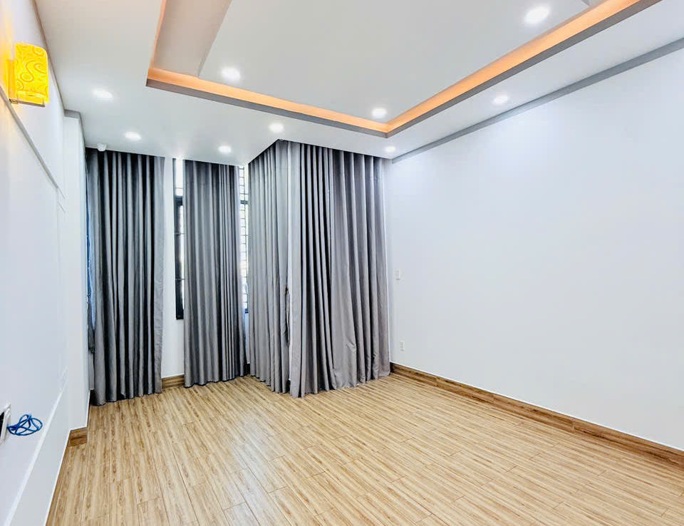 nhà mặt tiền trần quang khải