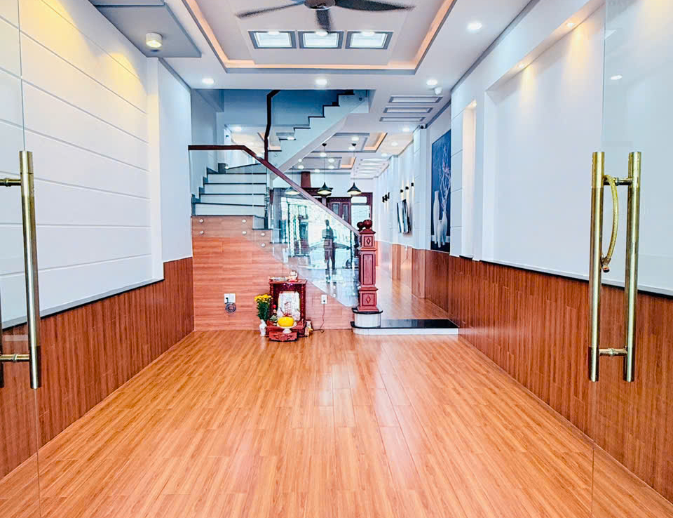 nhà mặt tiền trần quang khải