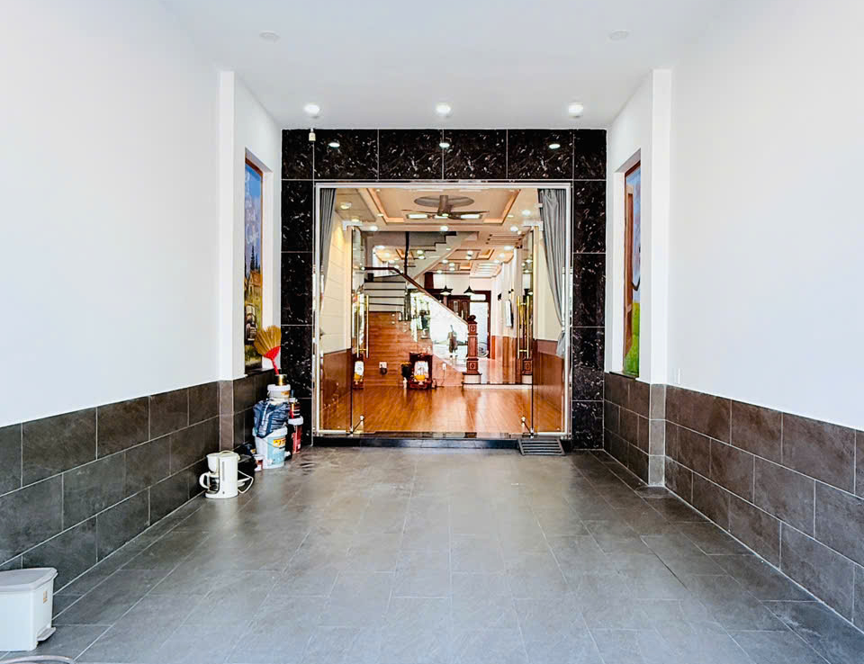 nhà mặt tiền trần quang khải