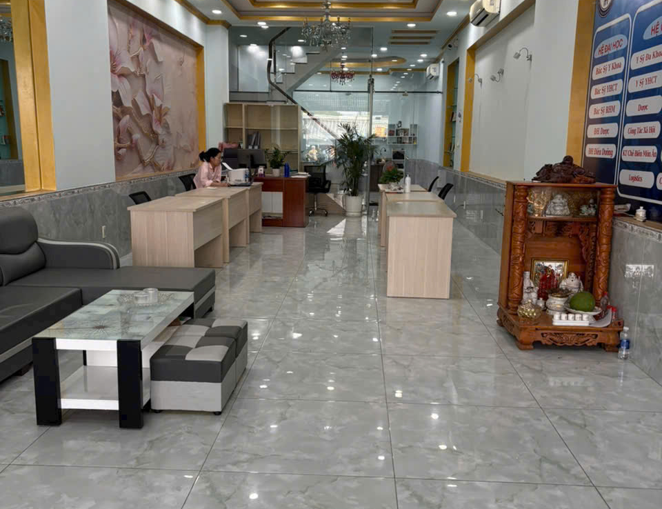 Bán nhà mặt tiền đoàn Thị kia