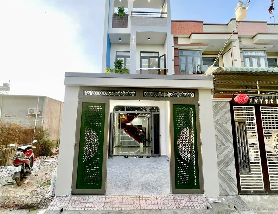 bán nhà ngã tư bình trị