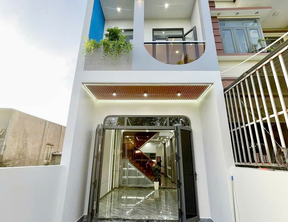 bán nhà ngã tư bình trị