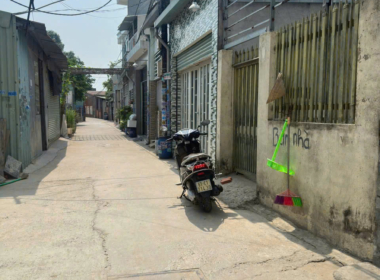 đất gần chợ xóm vắng