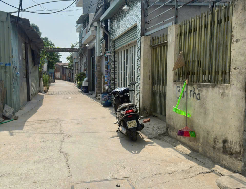 đất gần chợ xóm vắng