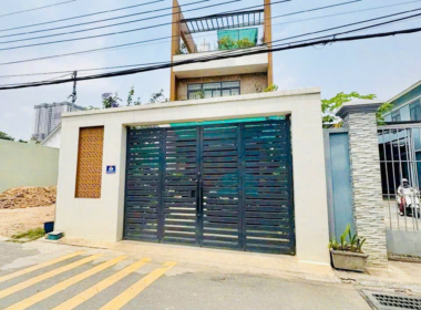 nhà gần ngã ba cây lơn đông hoà