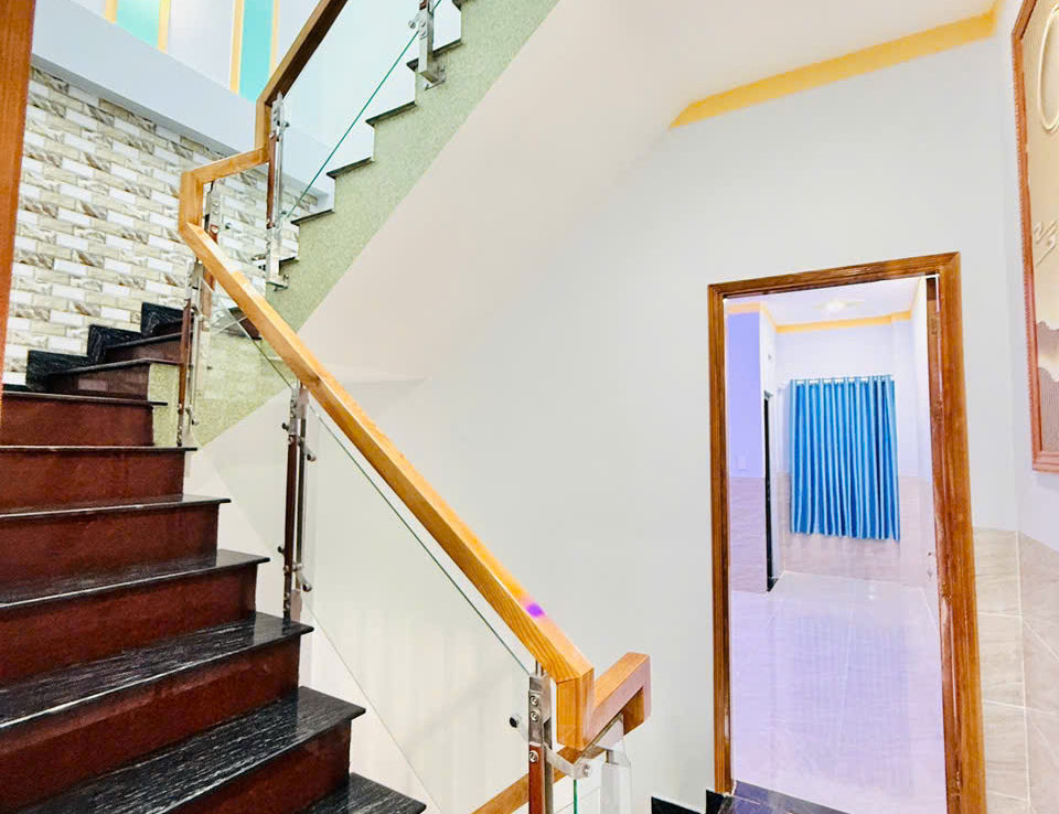 nhà phố dĩ an bình dương