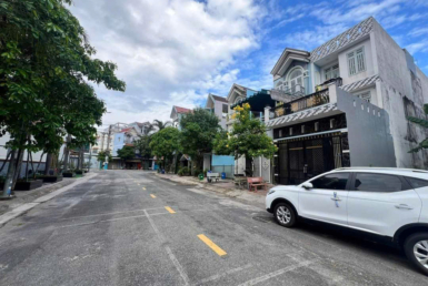 Nhà trung tâm hành chính dĩ an