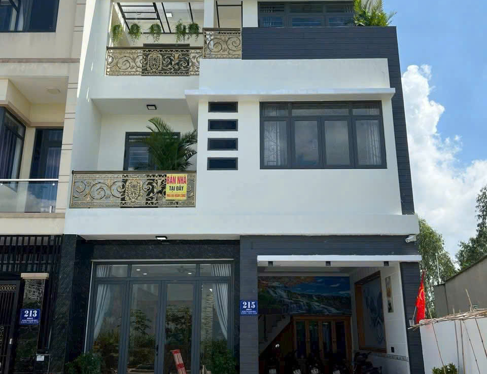 bán nhà làng đại học Dĩ an