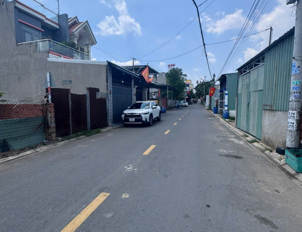 đất mặt tiền lê văn tiên