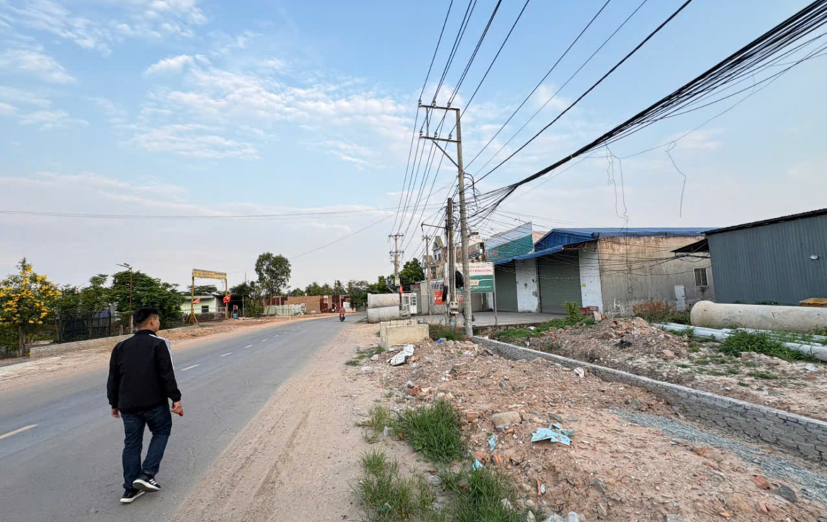 mặt tiền Nguyễn Thị Tươi