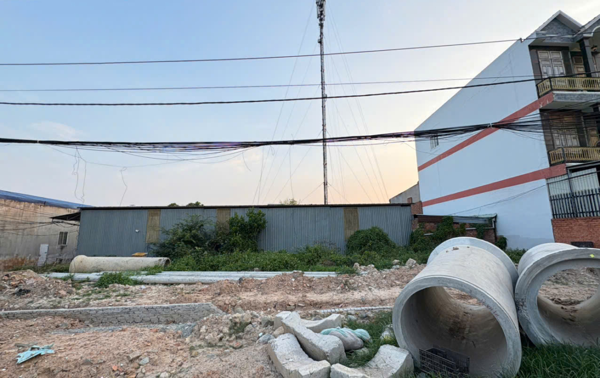 mặt tiền Nguyễn Thị Tươi