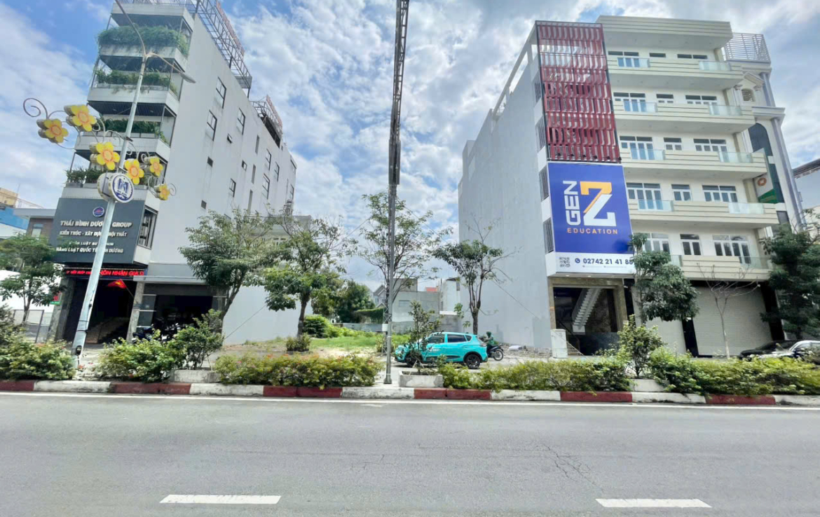 mặt tiền TTHC Dĩ An