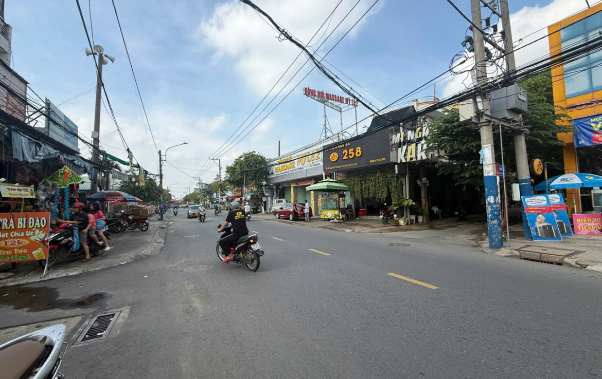 mặt tiền nguyễn tri phương