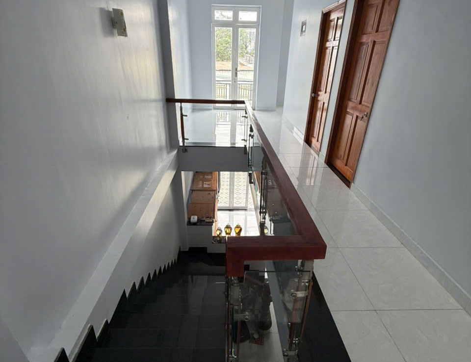 nhà đường phạm hữu lầu dĩ an