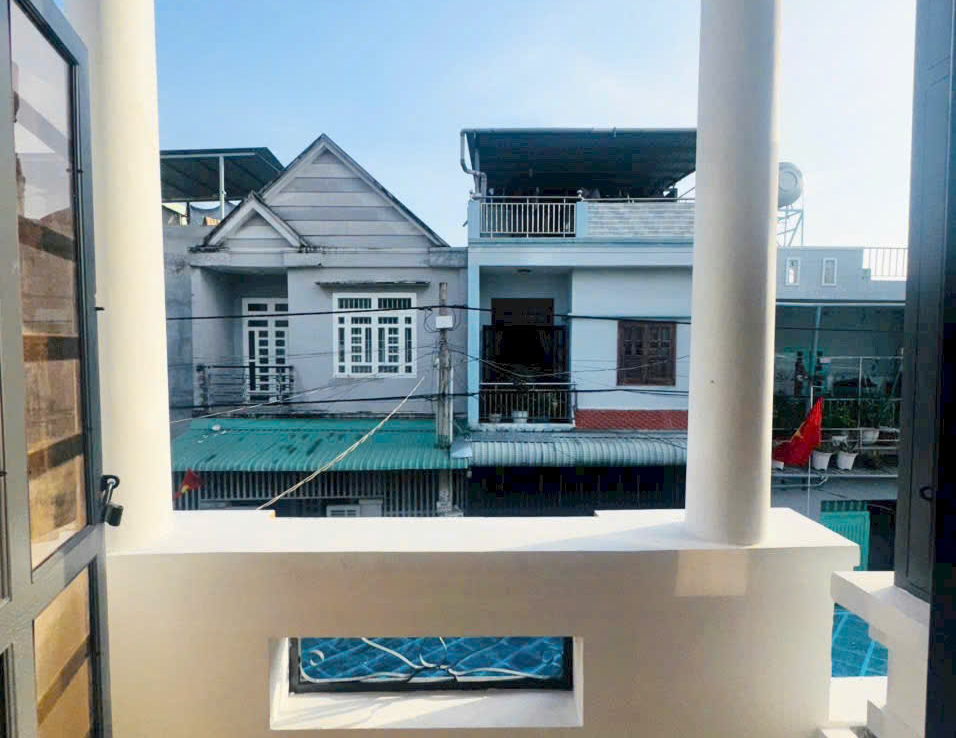 nhà gần ngã tư chiêu liêu