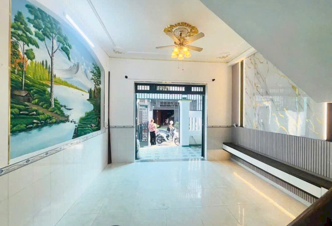 nhà gần ngã tư chiêu liêu