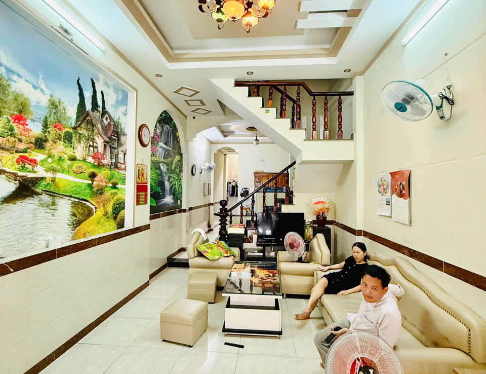 nhà hai bà Trưng Đông Hòa