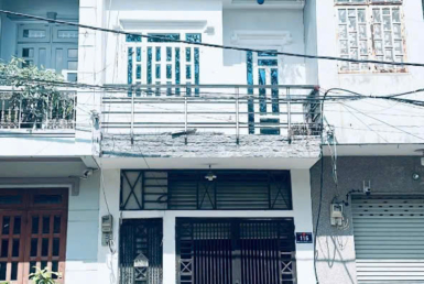 nhà xóm vắng dĩ an