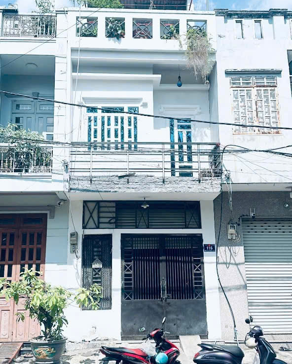 nhà xóm vắng dĩ an