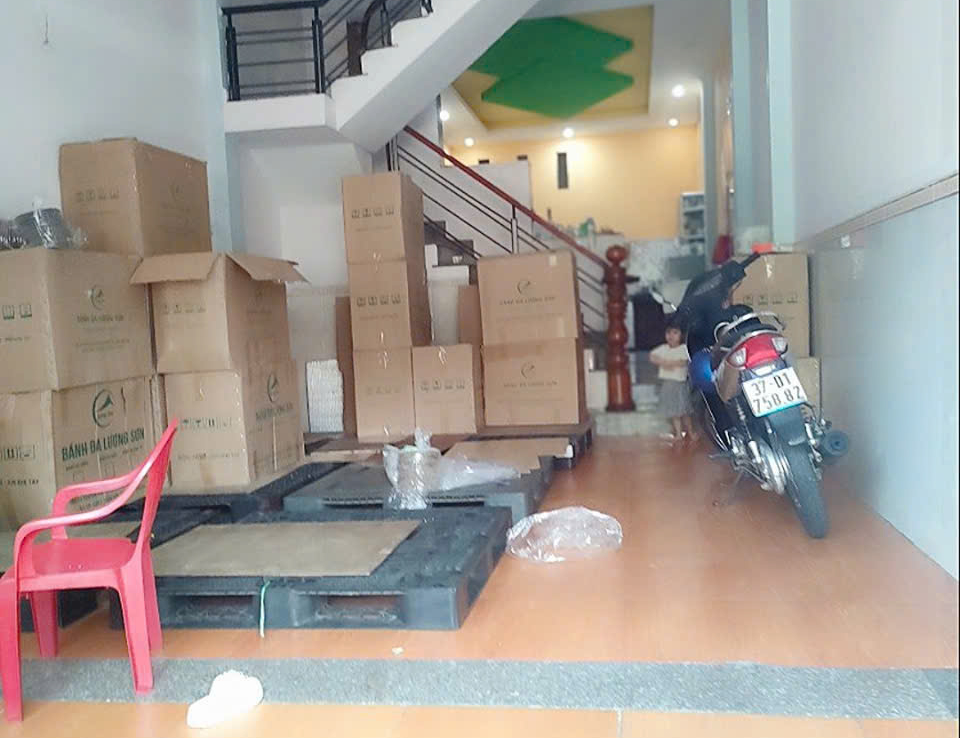 nhà xóm vắng dĩ an